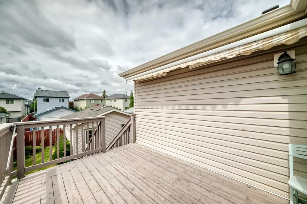 27 Covepark Drive NE Calgary AB T3K5T6