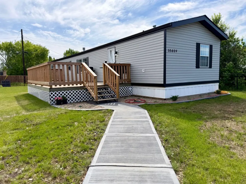 10409 Homestead Way La Crete AB T0H2H0
