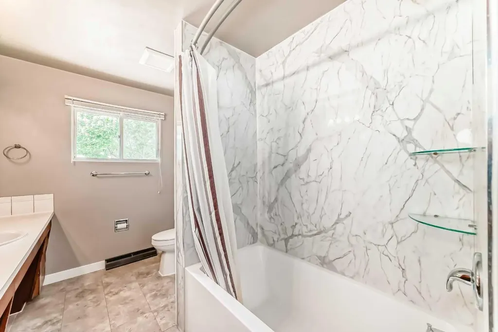 1228 Rosehill Drive NW Calgary AB T2K 1M1