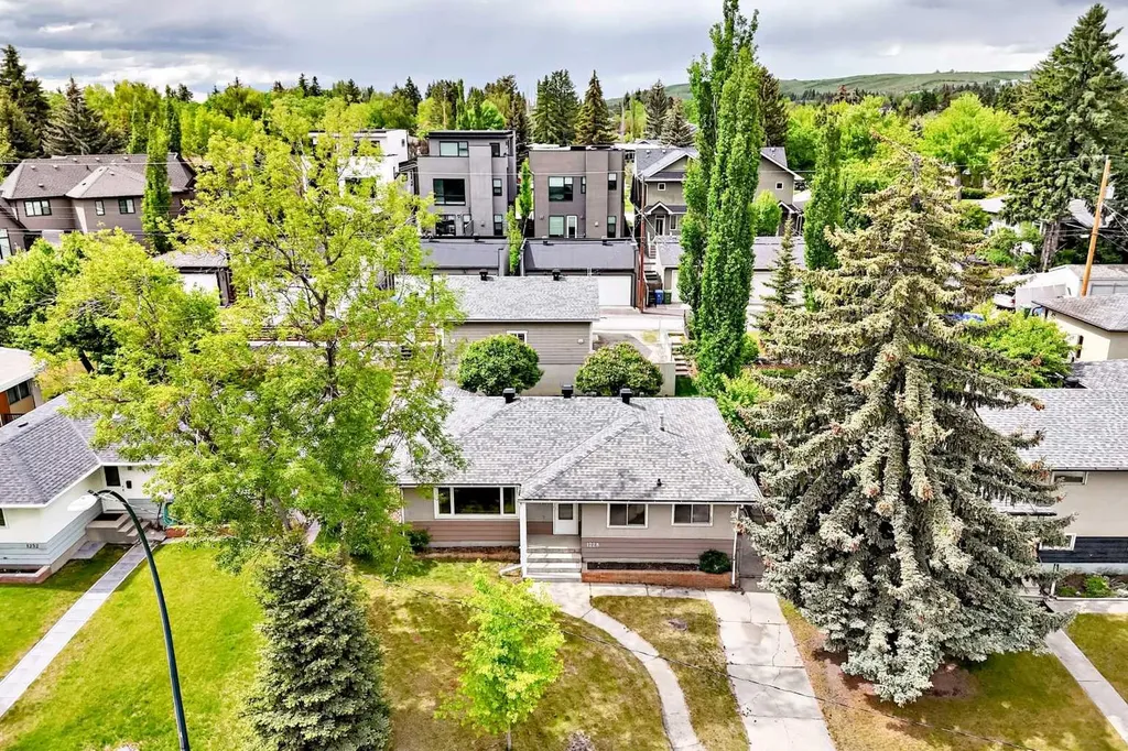 1228 Rosehill Drive NW Calgary AB T2K 1M1