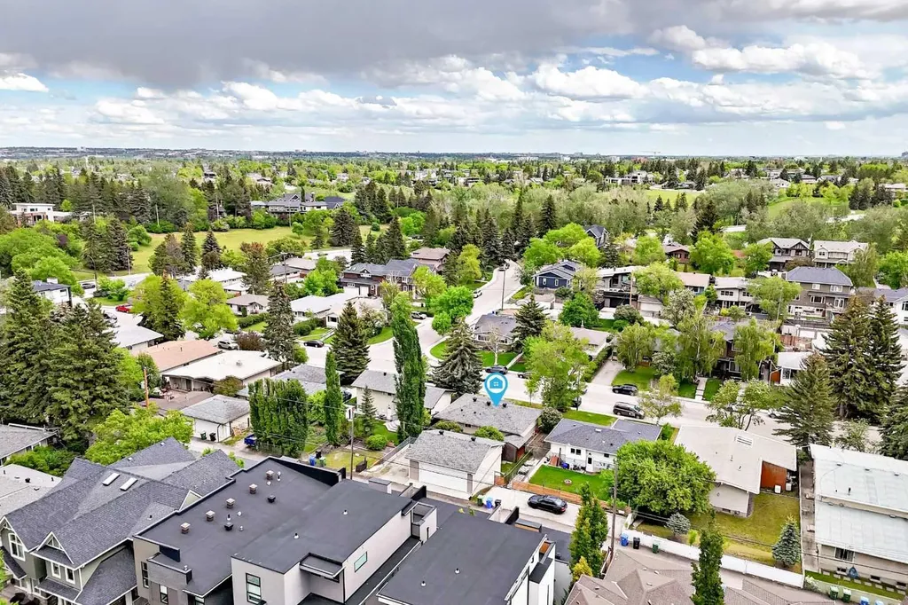 1228 Rosehill Drive NW Calgary AB T2K 1M1