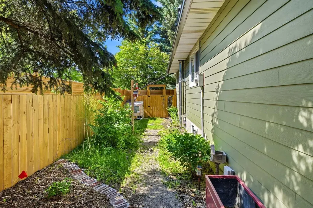 1409 Idaho Street Carstairs AB T0M 0N0