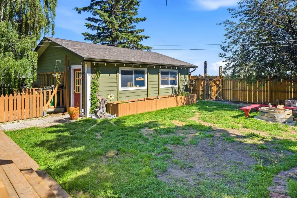 1409 Idaho Street Carstairs AB T0M 0N0