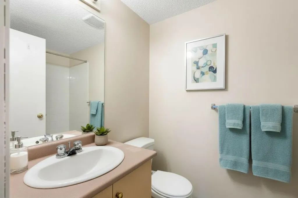 1620 70 Street SE Calgary AB T2A 7Z3