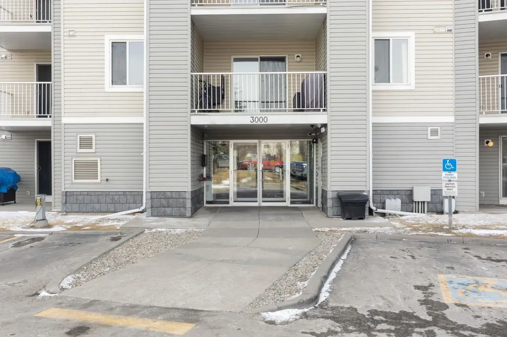 1620 70 Street SE Calgary AB T2A 7Z3