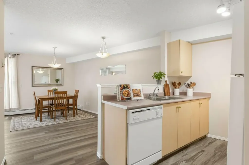 1620 70 Street SE Calgary AB T2A 7Z3