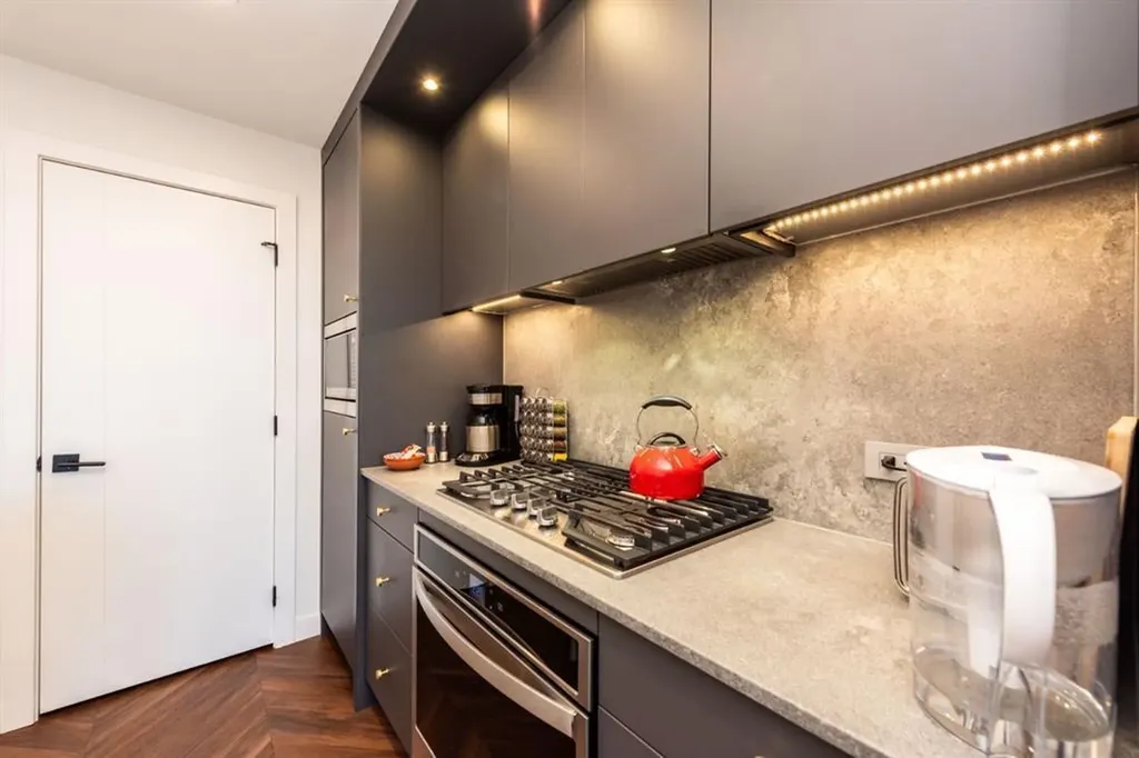 8505 Broadcast Avenue SW Calgary AB T3H6B5