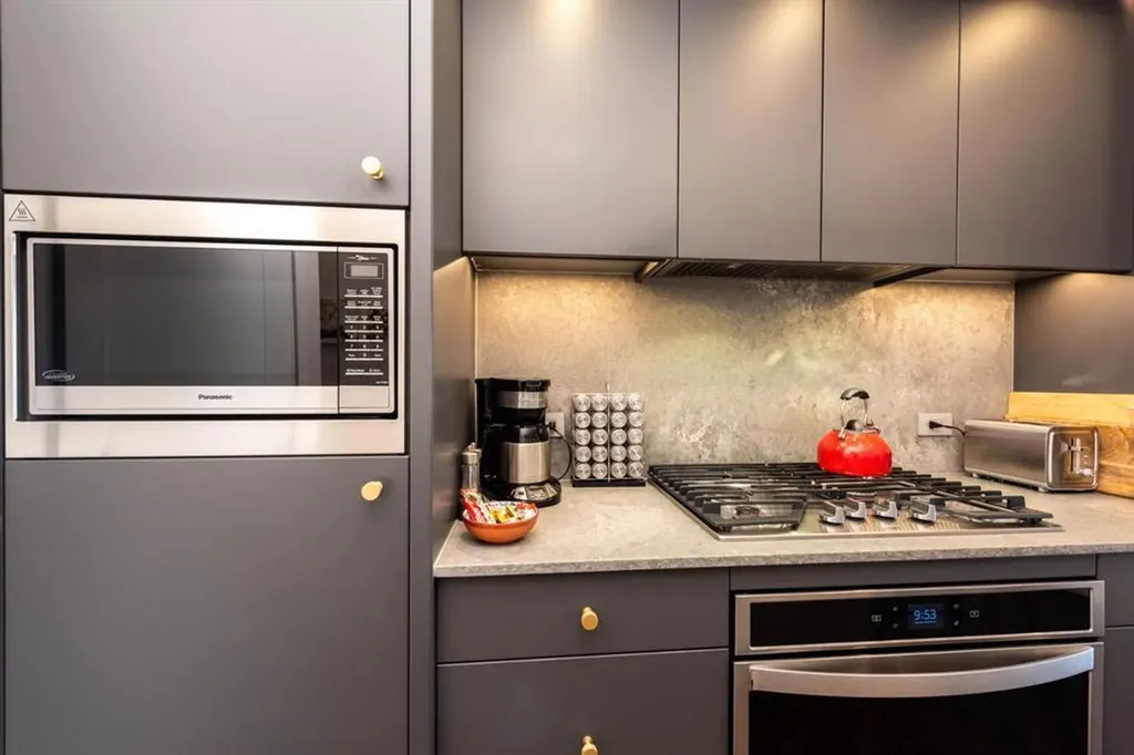 8505 Broadcast Avenue SW Calgary AB T3H6B5