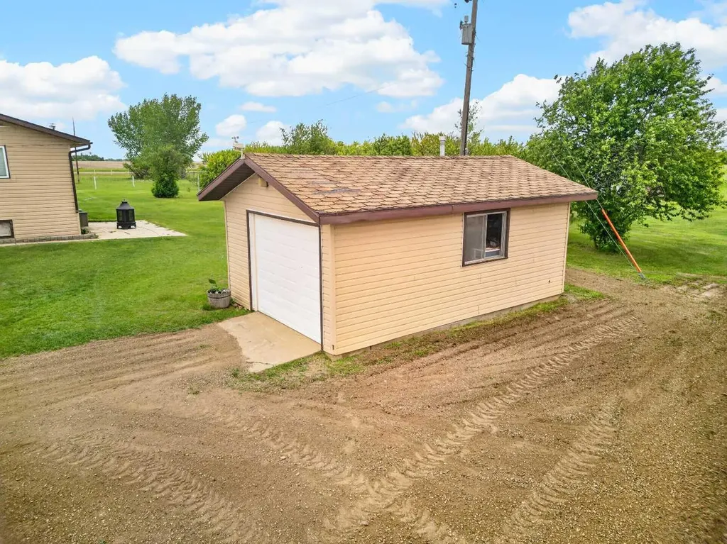 105373 Range Road 144 La Crete AB T0H2H0