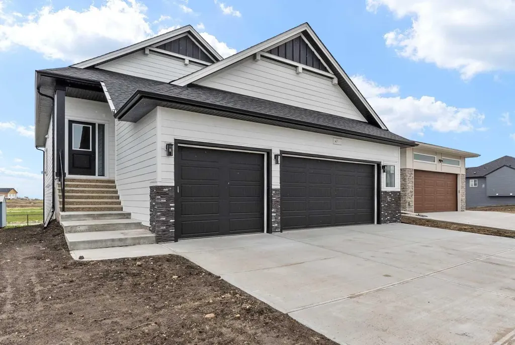 716 Mandalay Avenue Carstairs AB T0M 0N0