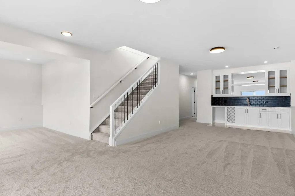 716 Mandalay Avenue Carstairs AB T0M 0N0