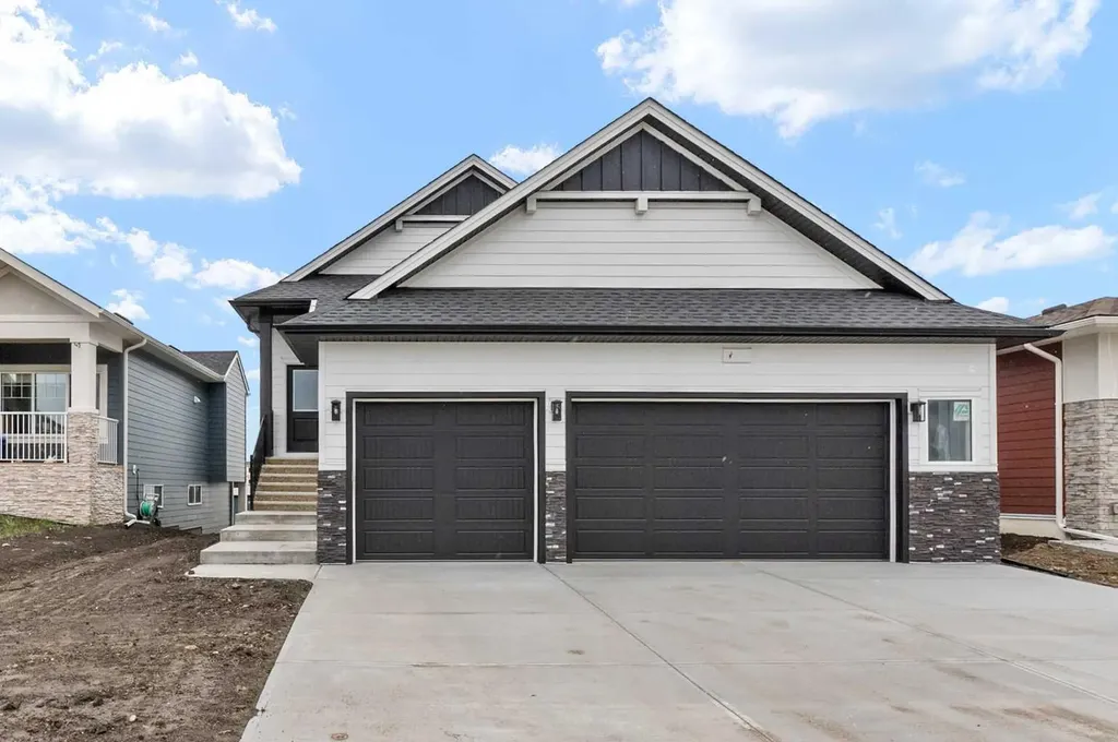 716 Mandalay Avenue Carstairs AB T0M 0N0
