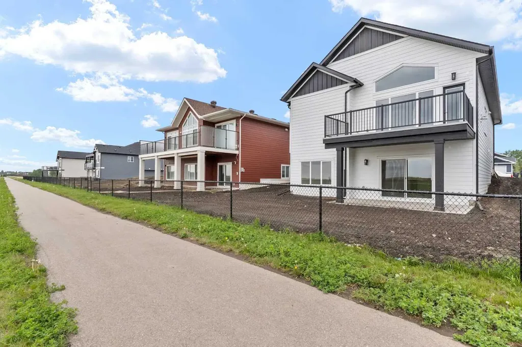 716 Mandalay Avenue Carstairs AB T0M 0N0