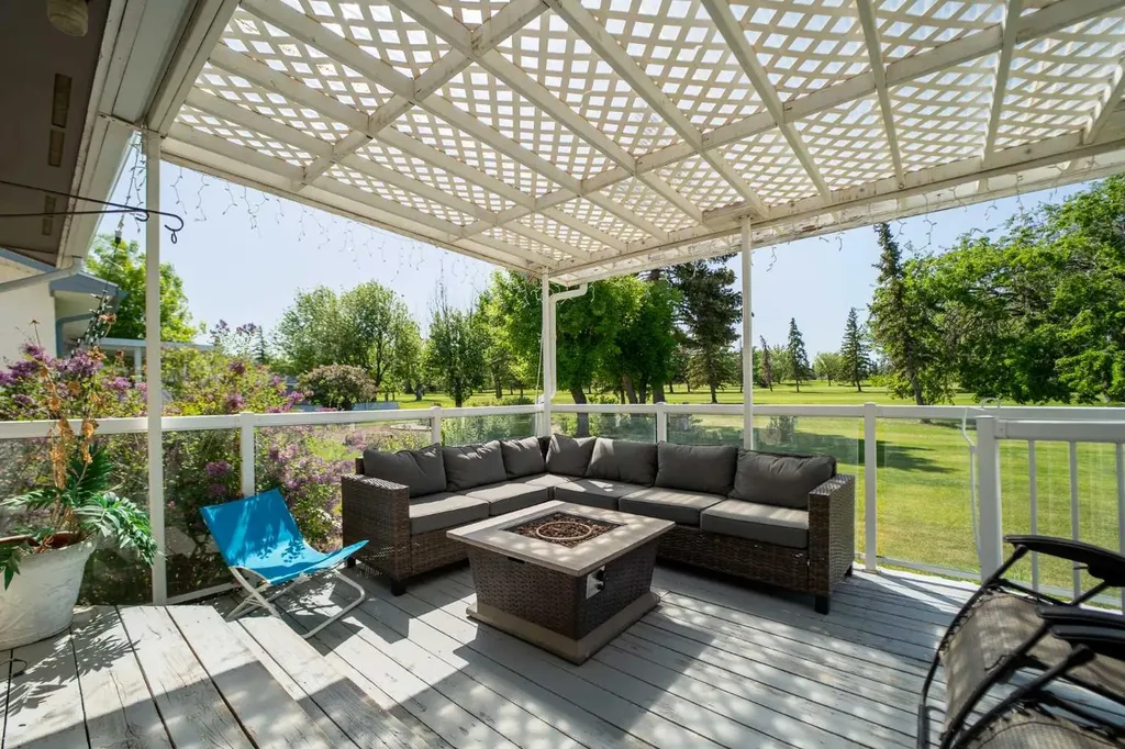 4612 50 Avenue Taber AB T1G 1G3