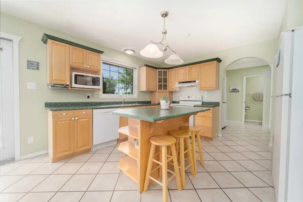 4612 50 Avenue Taber AB T1G 1G3