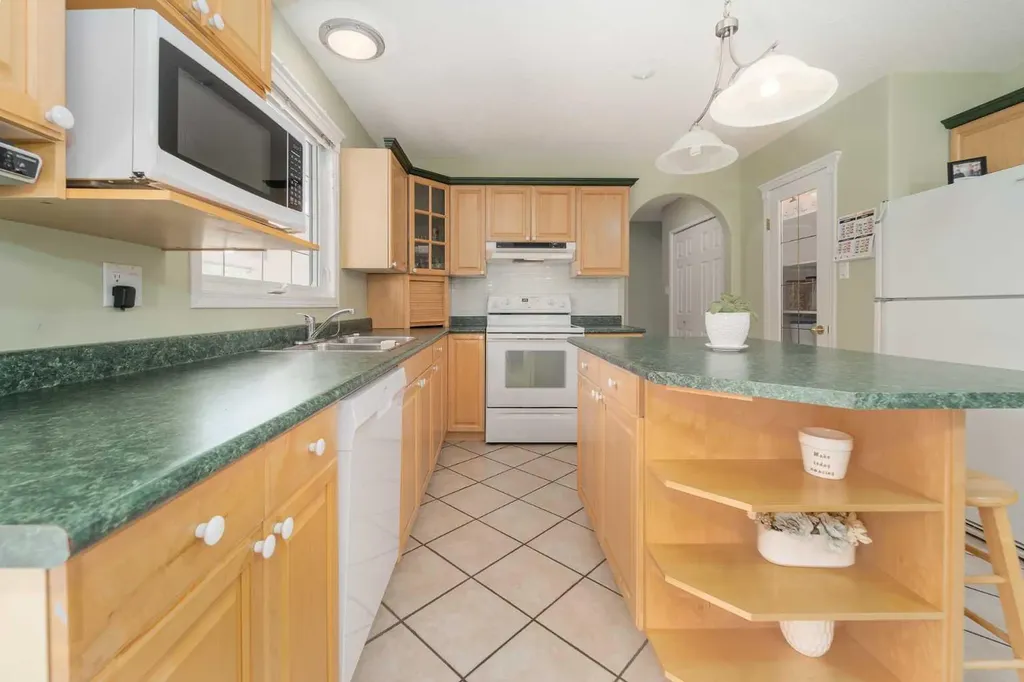 4612 50 Avenue Taber AB T1G 1G3