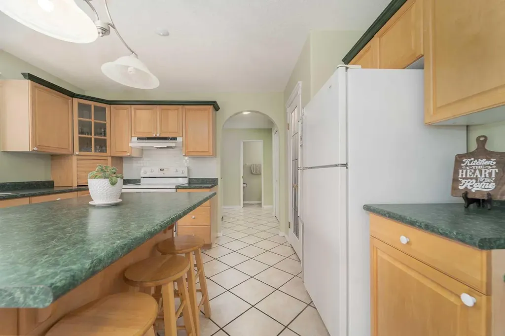 4612 50 Avenue Taber AB T1G 1G3