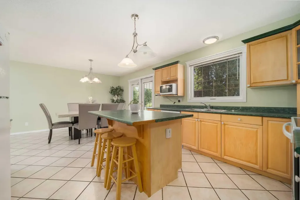 4612 50 Avenue Taber AB T1G 1G3