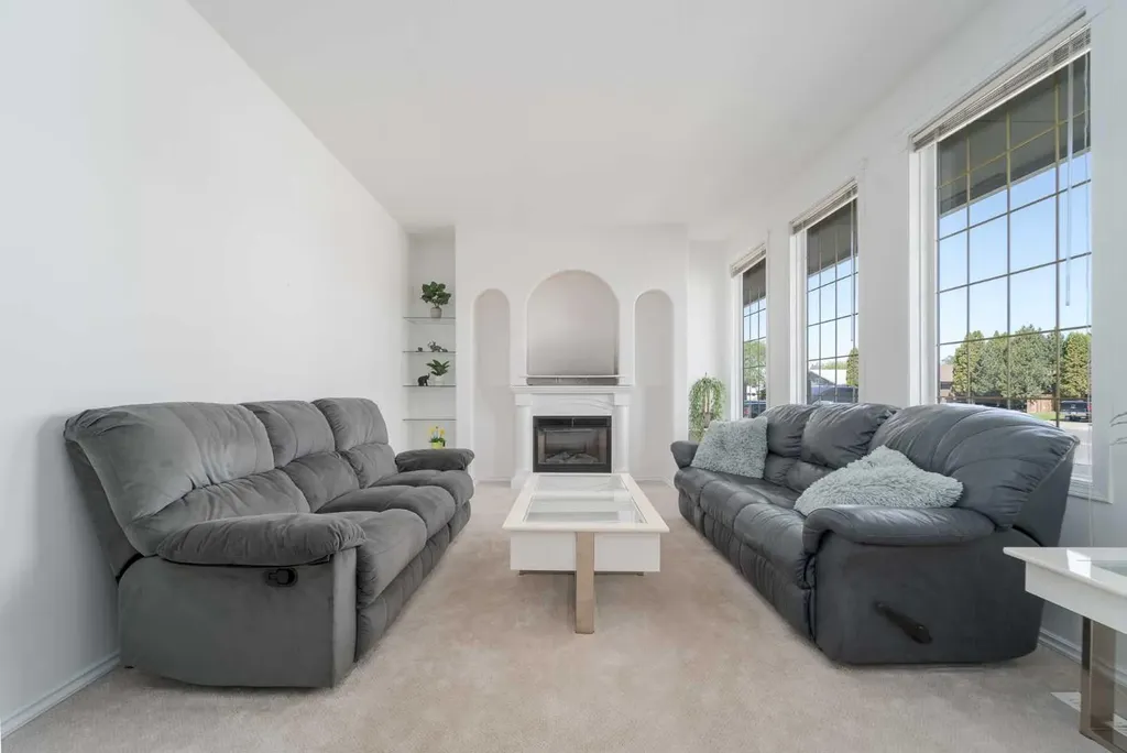 4612 50 Avenue Taber AB T1G 1G3