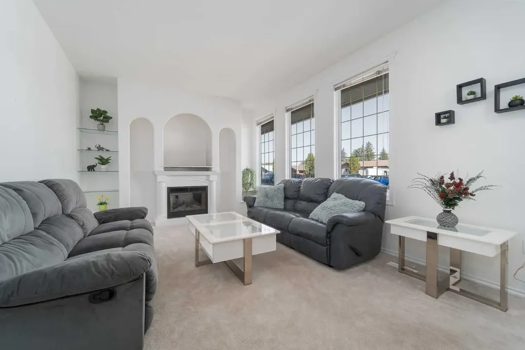 4612 50 Avenue Taber AB T1G 1G3