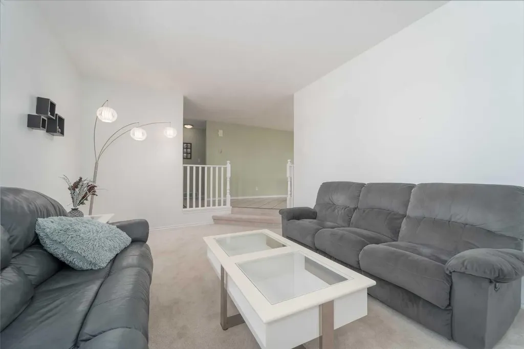 4612 50 Avenue Taber AB T1G 1G3