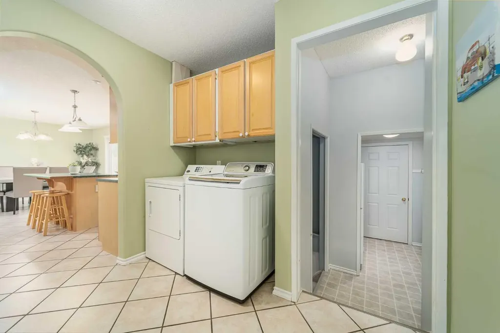 4612 50 Avenue Taber AB T1G 1G3