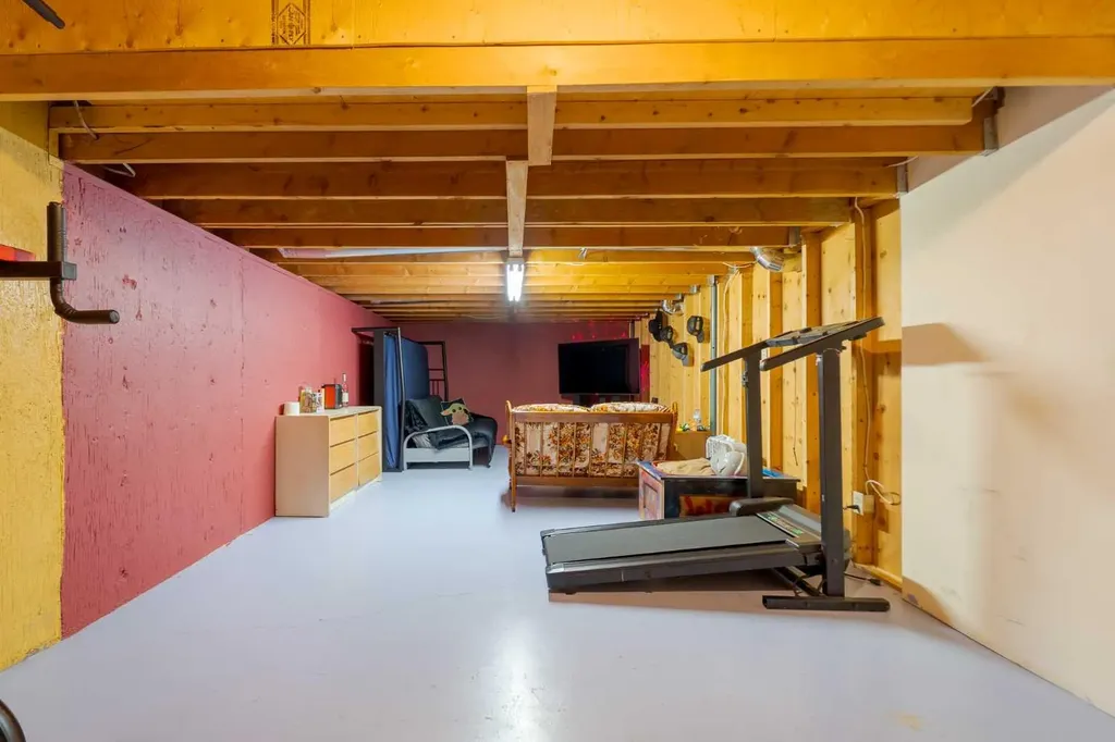 4612 50 Avenue Taber AB T1G 1G3
