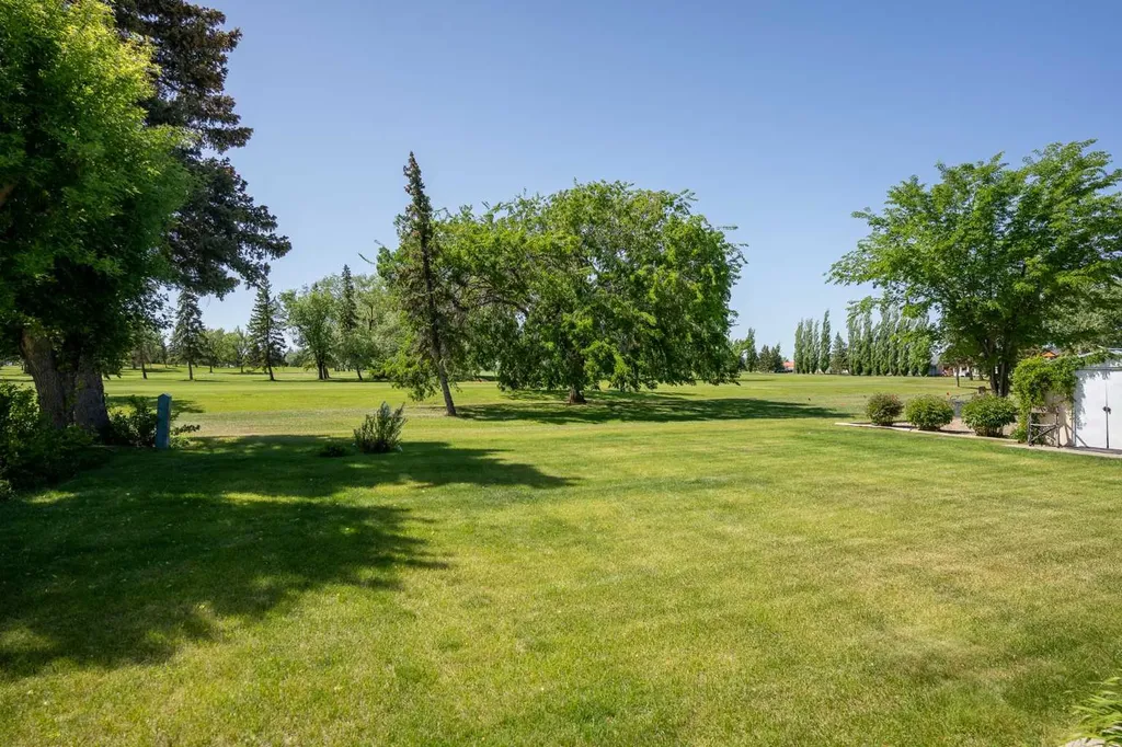 4612 50 Avenue Taber AB T1G 1G3