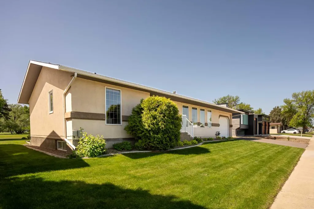 4612 50 Avenue Taber AB T1G 1G3