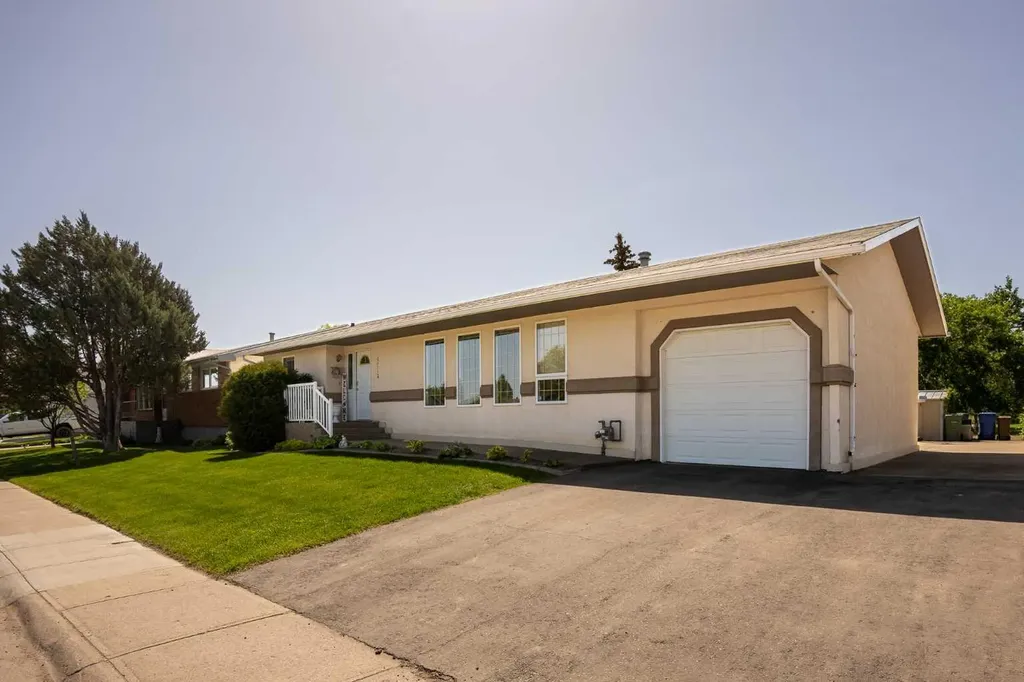 4612 50 Avenue Taber AB T1G 1G3