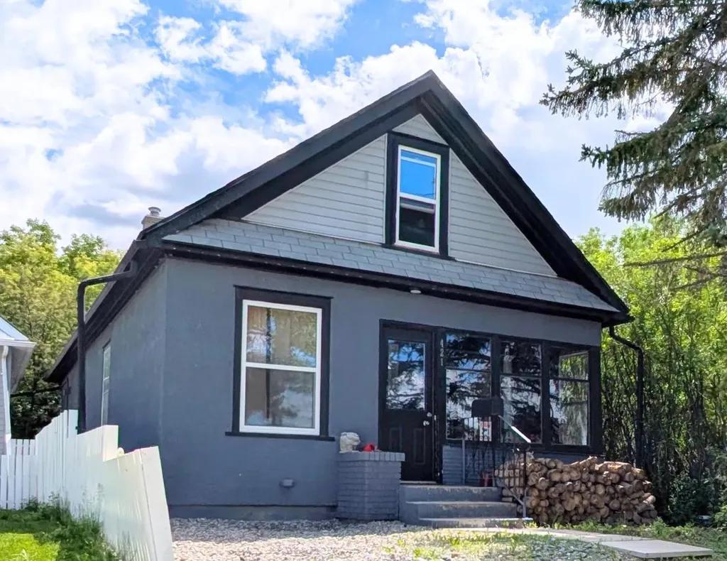 421 12 Street N Lethbridge AB T1H 2G6