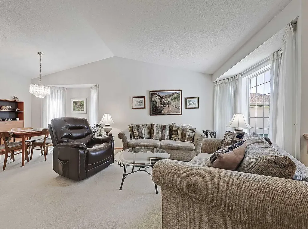 104 Riverside Place NW High River AB T1V 1X3