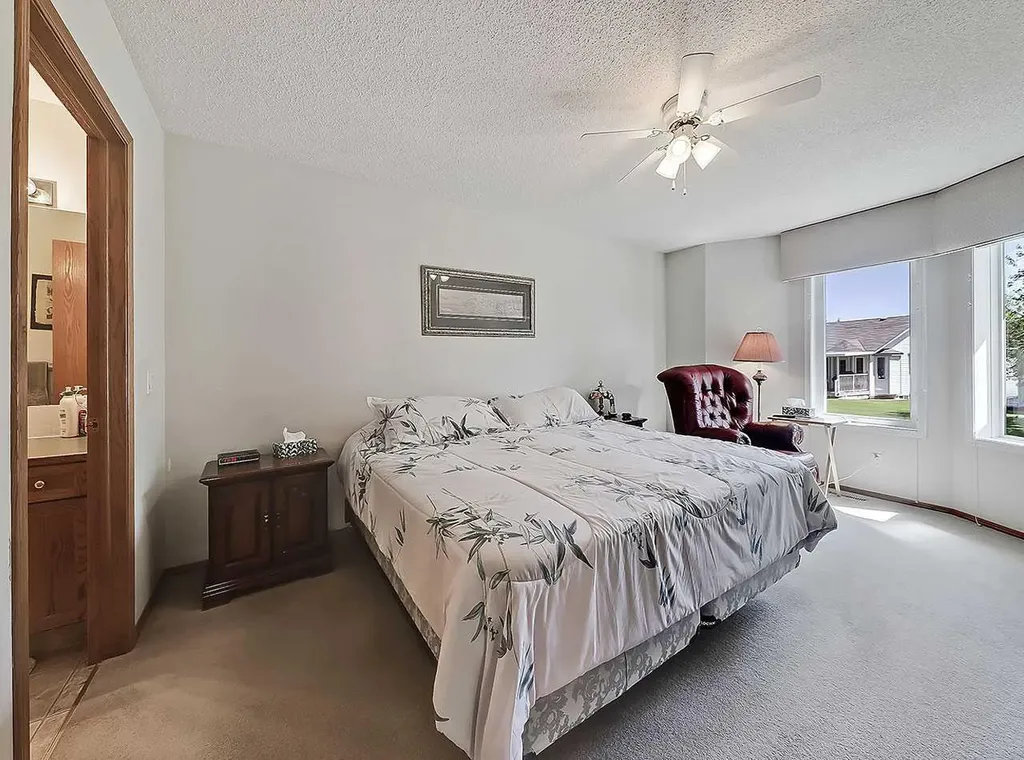 104 Riverside Place NW High River AB T1V 1X3