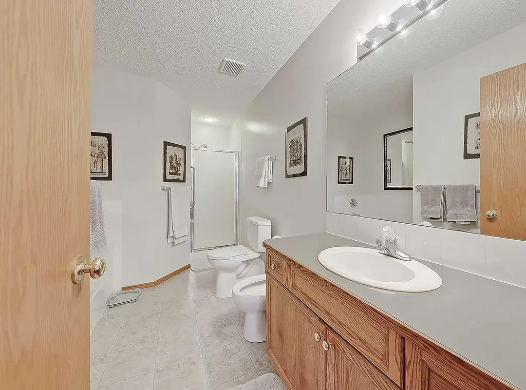 104 Riverside Place NW High River AB T1V 1X3