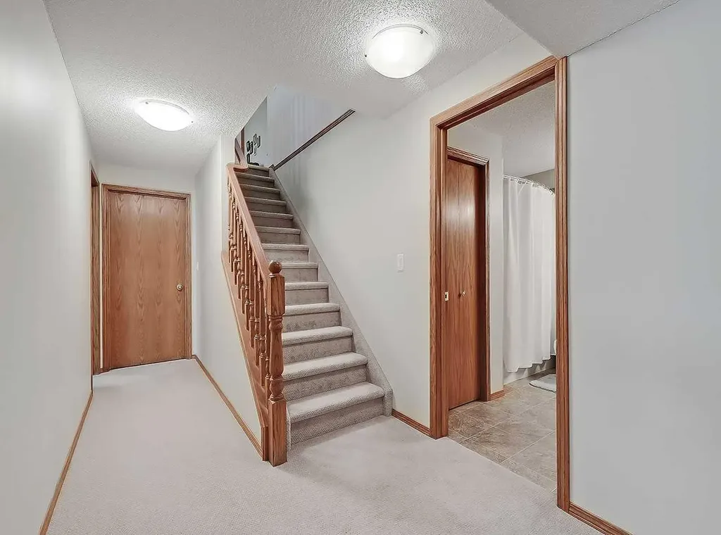 104 Riverside Place NW High River AB T1V 1X3