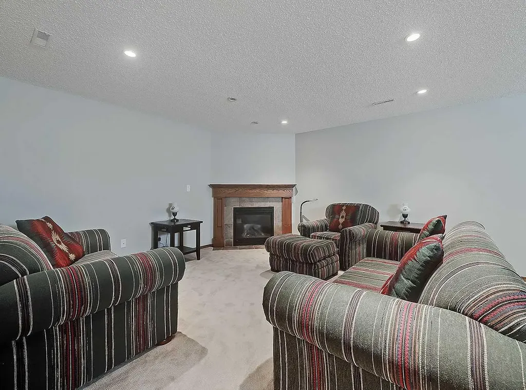 104 Riverside Place NW High River AB T1V 1X3