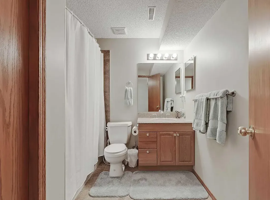 104 Riverside Place NW High River AB T1V 1X3