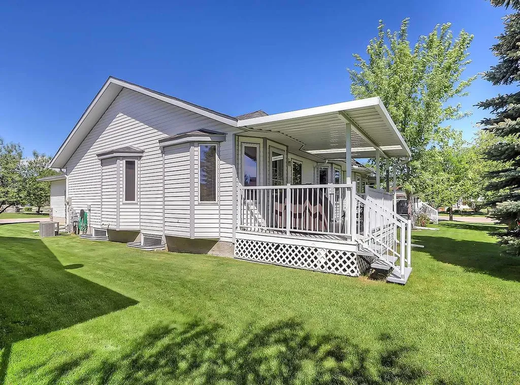 104 Riverside Place NW High River AB T1V 1X3