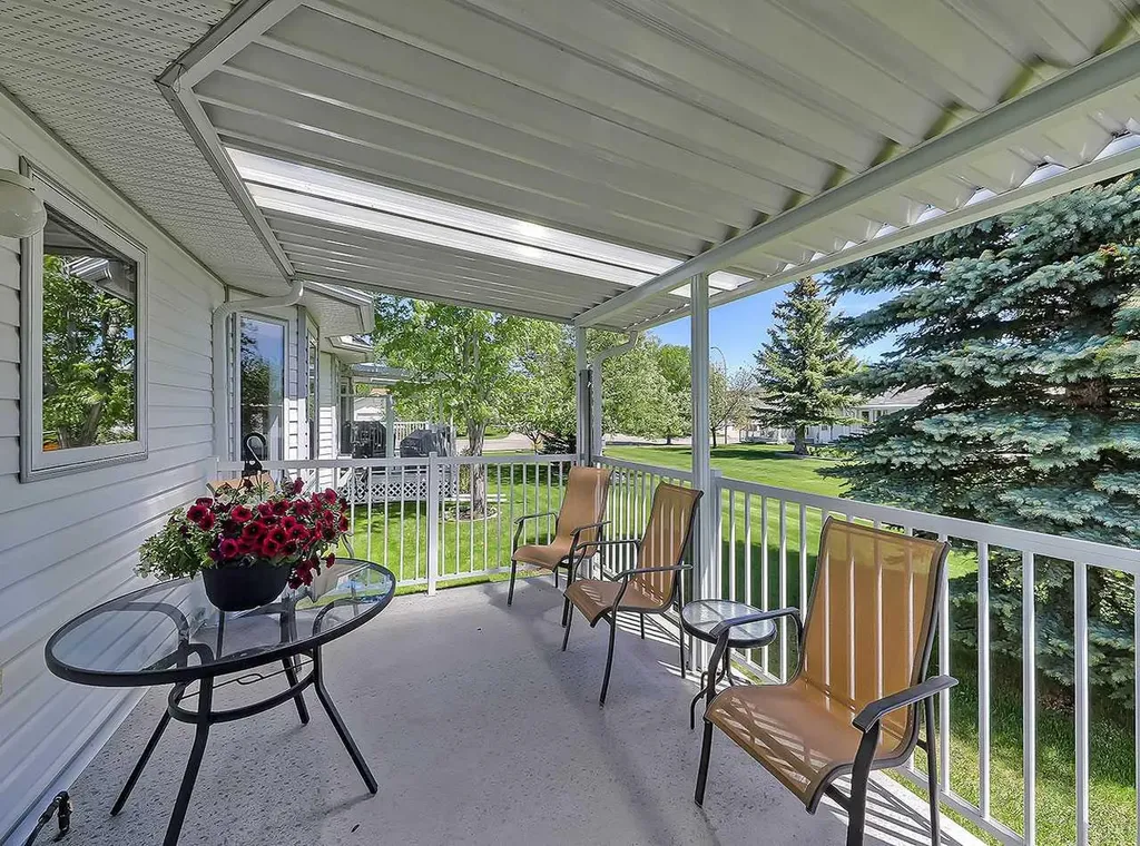 104 Riverside Place NW High River AB T1V 1X3