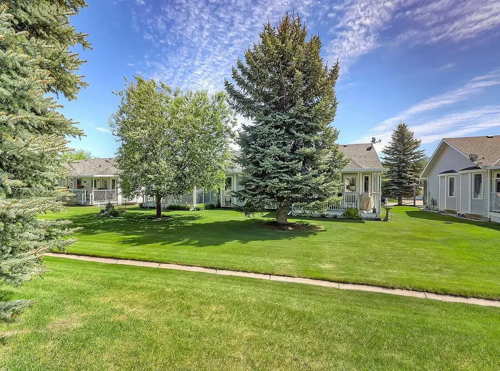 104 Riverside Place NW High River AB T1V 1X3