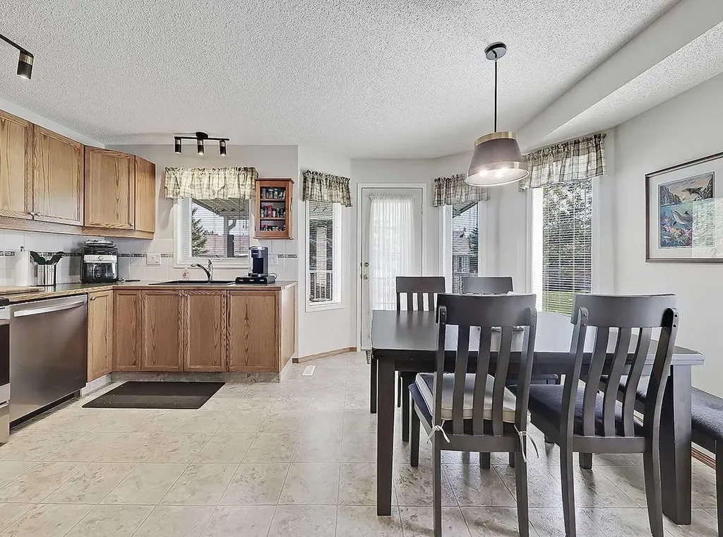104 Riverside Place NW High River AB T1V 1X3