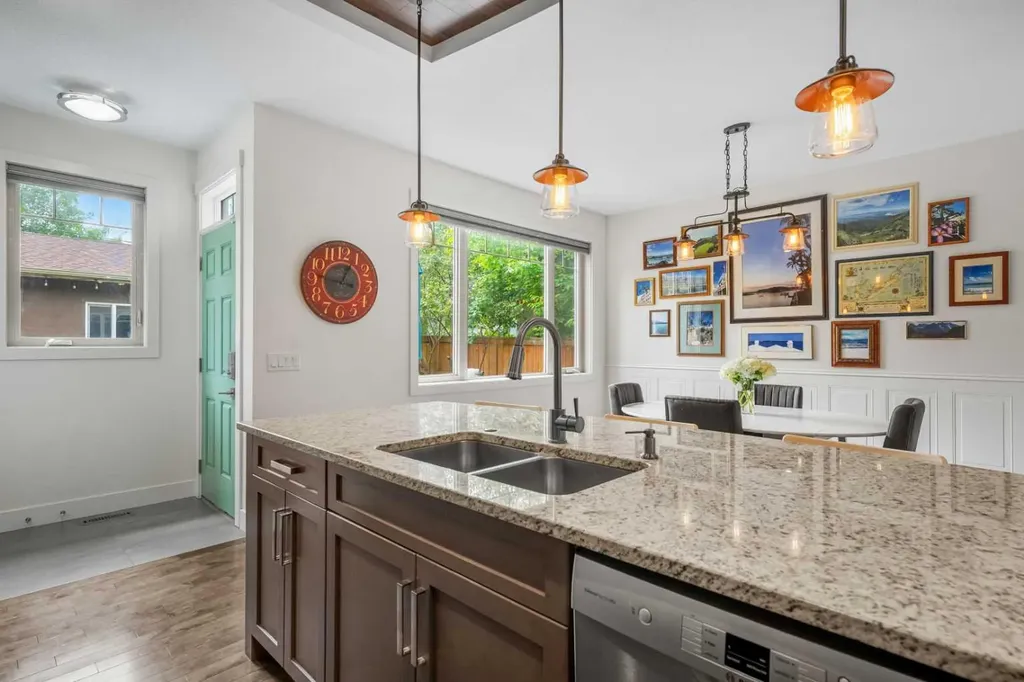 529 30 Avenue NW Calgary AB T2M 2N7