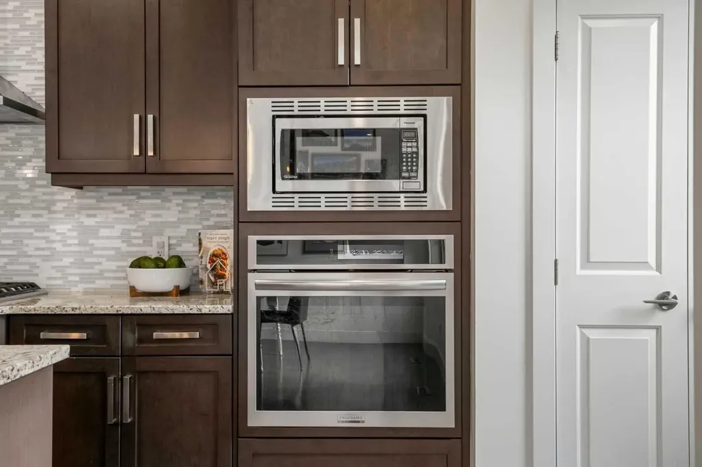 529 30 Avenue NW Calgary AB T2M 2N7