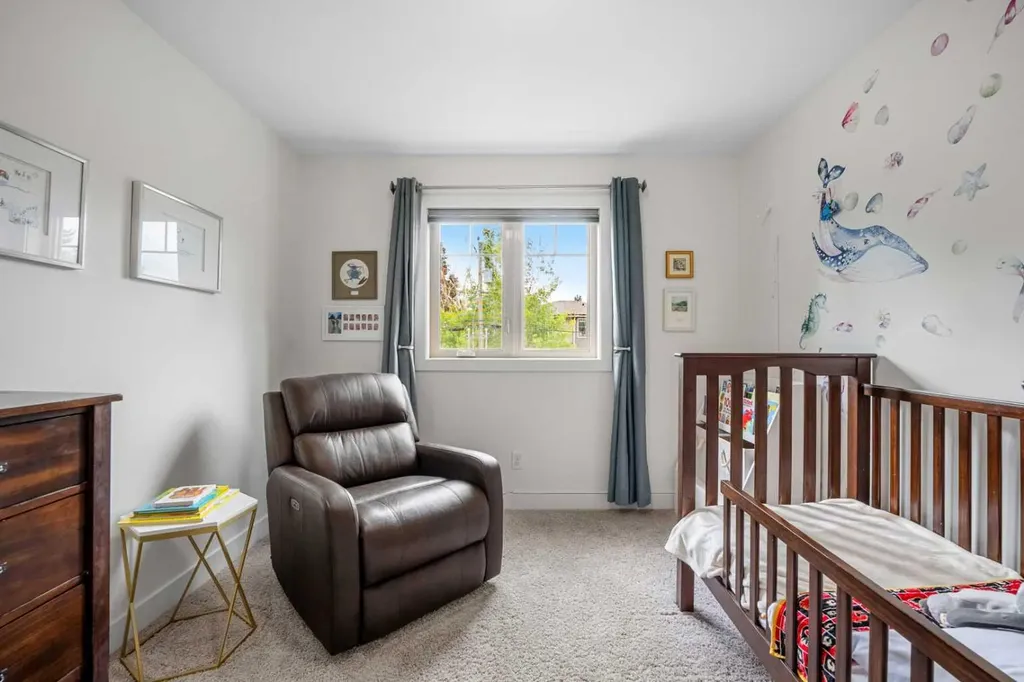 529 30 Avenue NW Calgary AB T2M 2N7