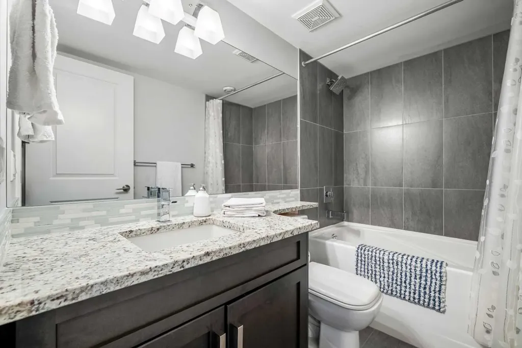 529 30 Avenue NW Calgary AB T2M 2N7