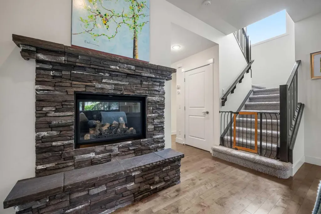 529 30 Avenue NW Calgary AB T2M 2N7