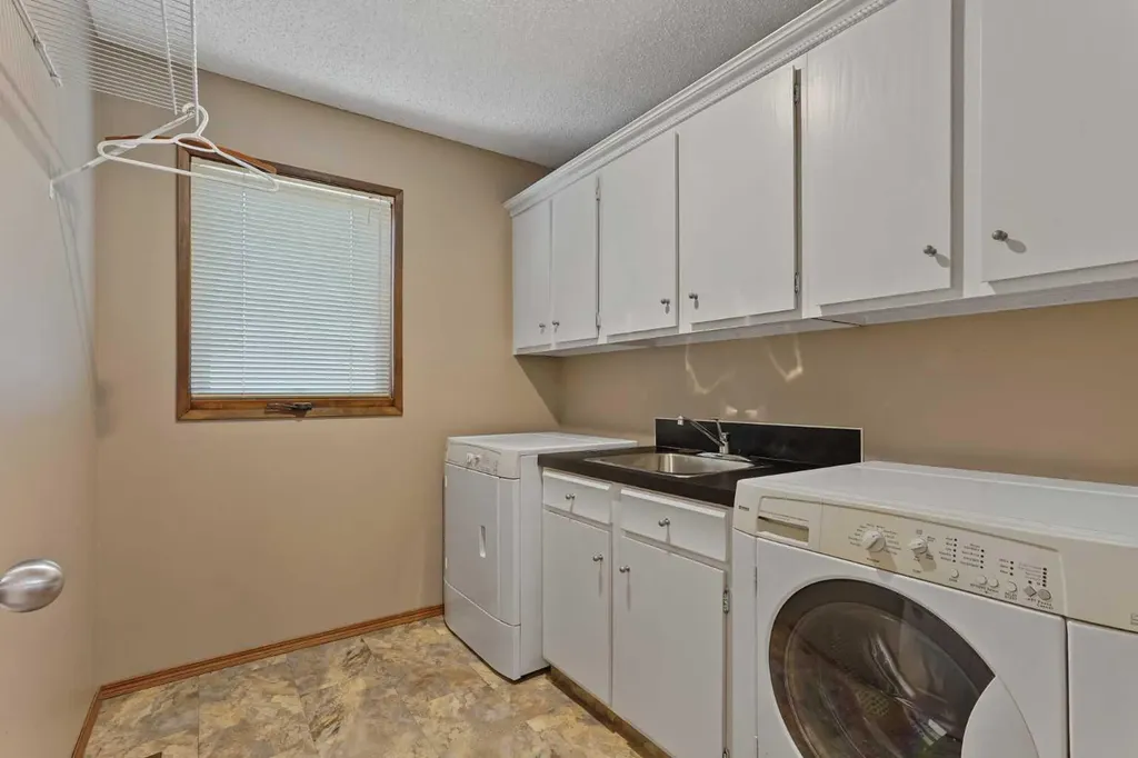 416 7 Street N Picture Butte AB T0K 1V0