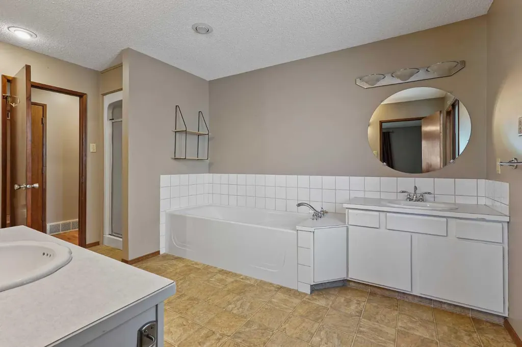 416 7 Street N Picture Butte AB T0K 1V0