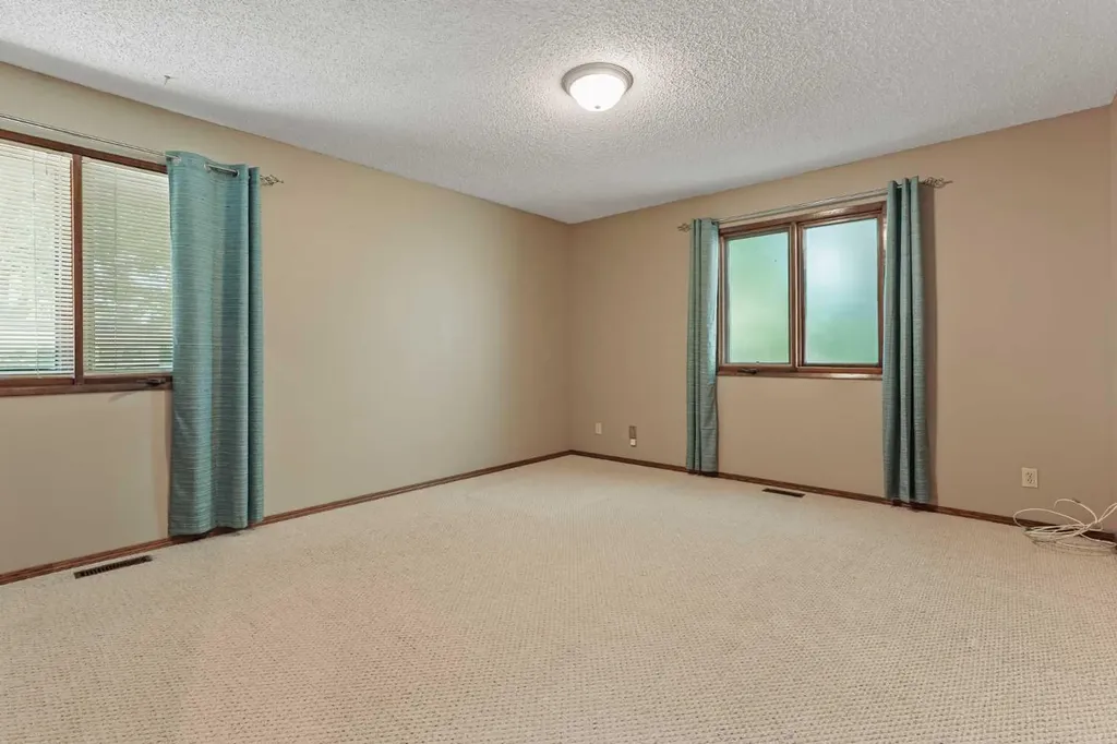 416 7 Street N Picture Butte AB T0K 1V0