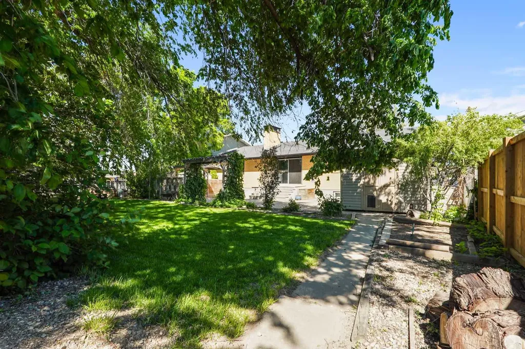 416 7 Street N Picture Butte AB T0K 1V0